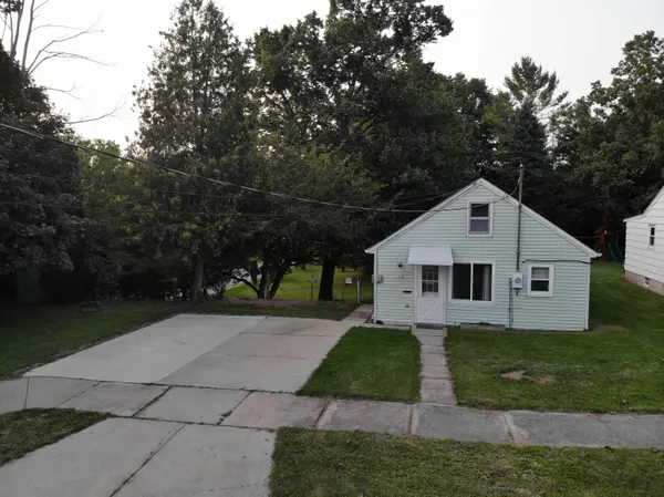 124 W 13TH ST, Kaukauna, WI 54130-3251