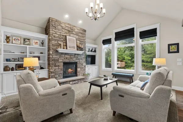 1951 JACOBSEN RD, Neenah, WI 54956