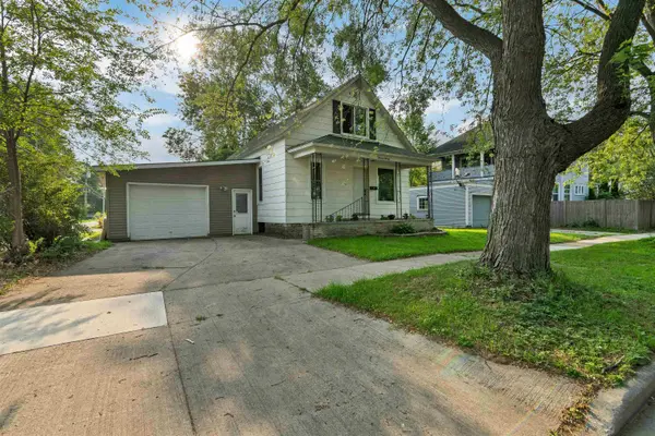 1320 CHURCH ST, Marinette, WI 54143