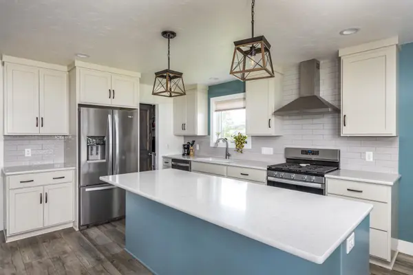1712 ADDIE Pkwy, Oshkosh, WI 54904-6913