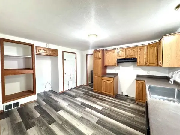 533 E PEARL ST, Seymour, WI 54165