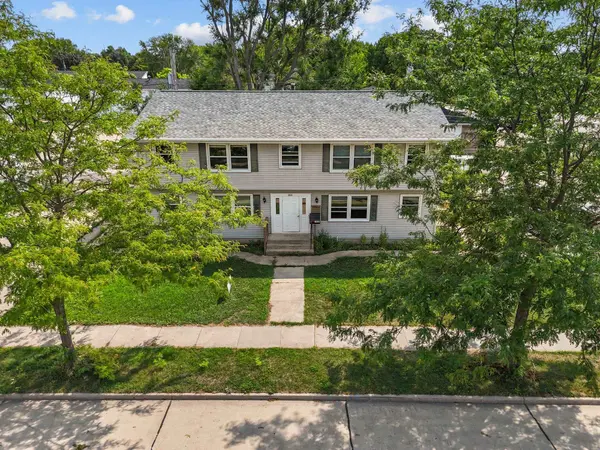 1842 EVANS ST, Oshkosh, WI 54901