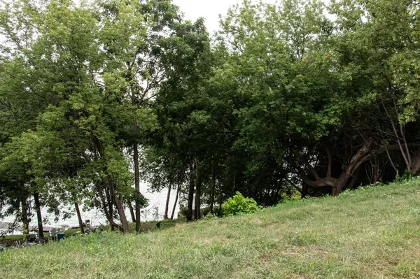 3015 E WISCONSIN AVE, Appleton, WI 54911