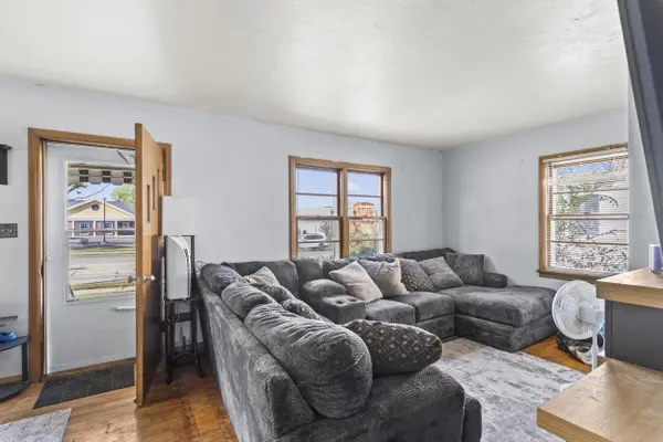1219 WITZEL AVE, Oshkosh, WI 54902