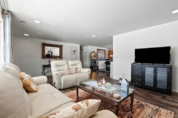 100 ST FRANCIS DR, Green Bay, WI 54301-1336