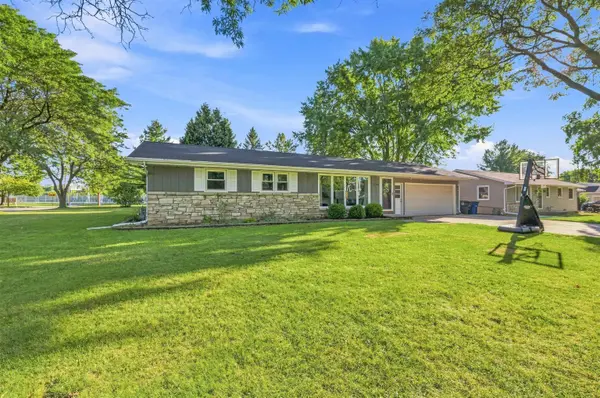 1294 APACHE AVE, Green Bay, WI 54313-5849