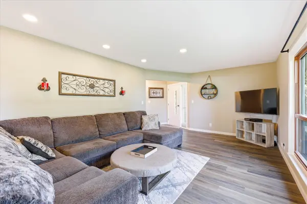 N7104 LEONARD DR, Fond Du Lac, WI 54935