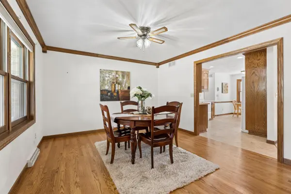 120 E GLENBROOK DR, Pulaski, WI 54162