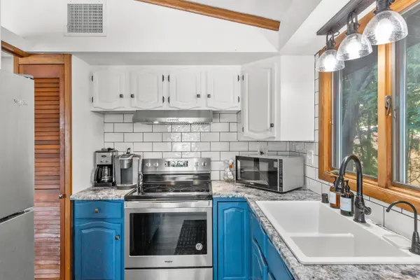 W7004 S SILVER LAKE RD, Wautoma, WI 54982