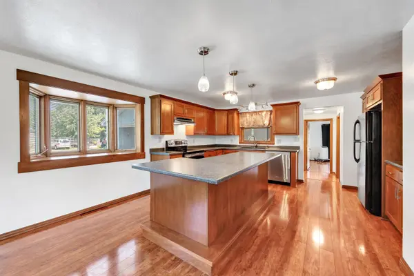 660 N NORTHVIEW RD, Green Bay, WI 54311-9543