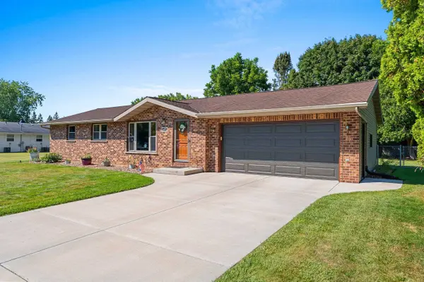 1307 SUNRAY LN, Green Bay, WI 54313-7138