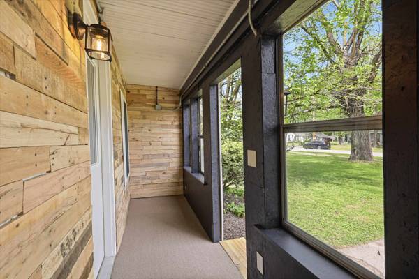 600 ROYALTON ST, Waupaca, WI 54981