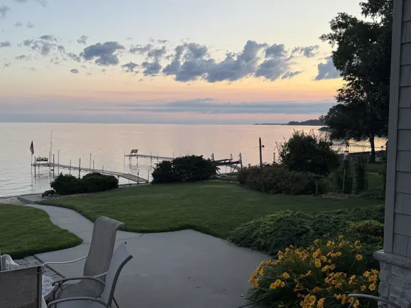 6415 STURGEON BAY RD, Luxemburg, WI 54217