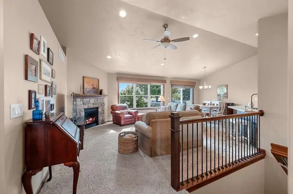 N9046 SPRING VALLEY RD, Menasha, WI 54952