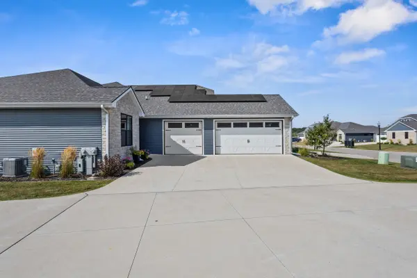 2742 CASTAWAY CT, Green Bay, WI 54311