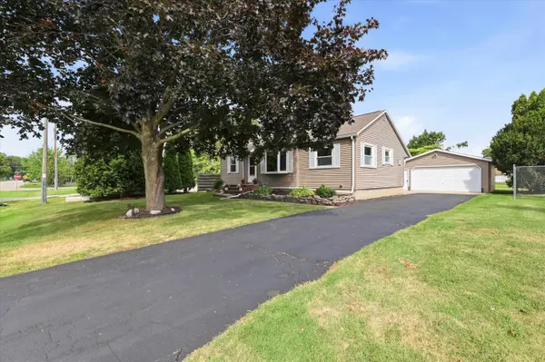 2412 CARLETON AVE, Appleton, WI 54915