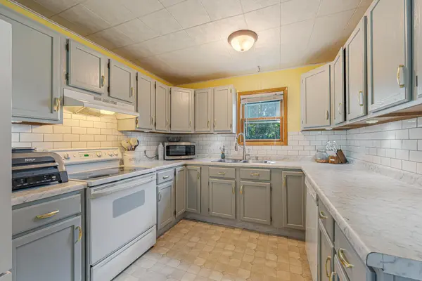 810 OVIATT ST, Kaukauna, WI 54130-1529