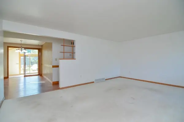 518 ST JUDE ST, Green Bay, WI 54303-4537