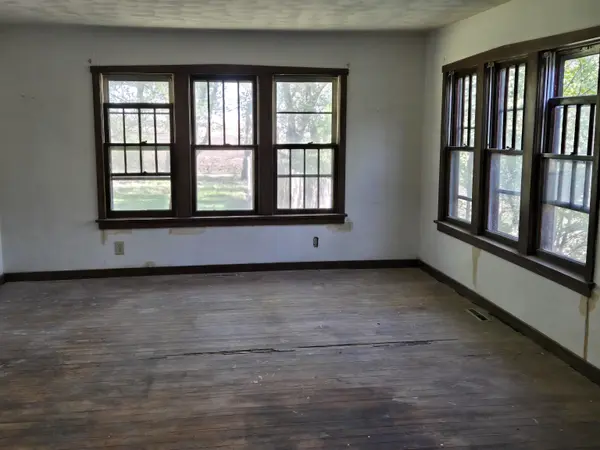 304 E Linden St, Dexter, KS 67038