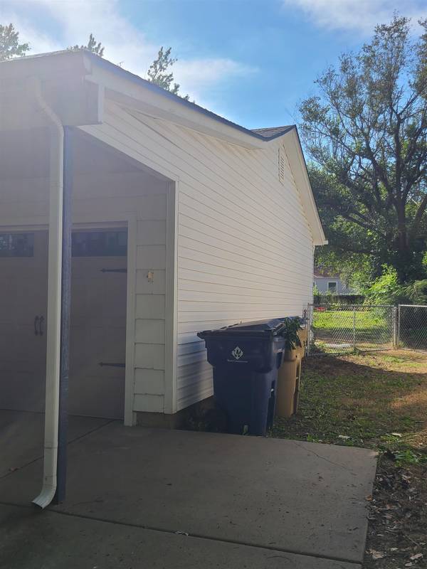 1035 N Georgie, Derby, KS 67037