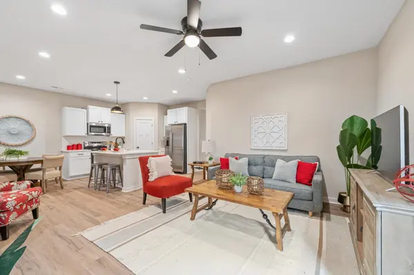 2869 S Cedar Crest Ct, Wichita, KS 67215