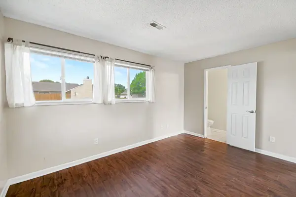 16 Chisholm Creek, Wichita, KS 67226