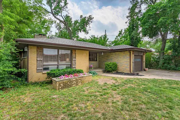 3219 E Skinner, Wichita, KS 67218-3942
