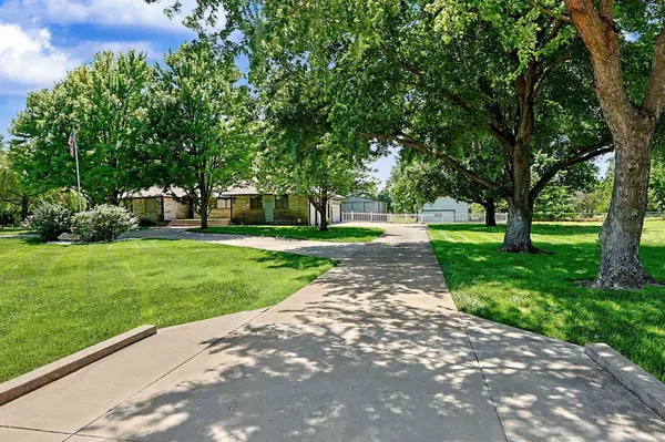 8425 S Lulu Ave, Haysville, KS 67060