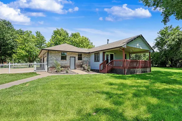 8425 S Lulu Ave, Haysville, KS 67060