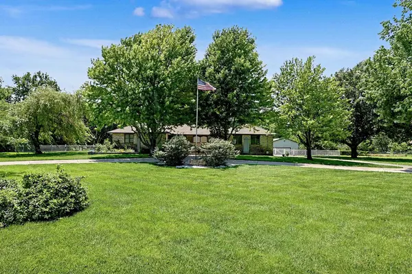 8425 S Lulu Ave, Haysville, KS 67060
