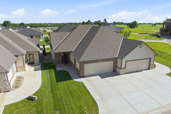 818 N McCloud Cir #109, Andover, KS 67002