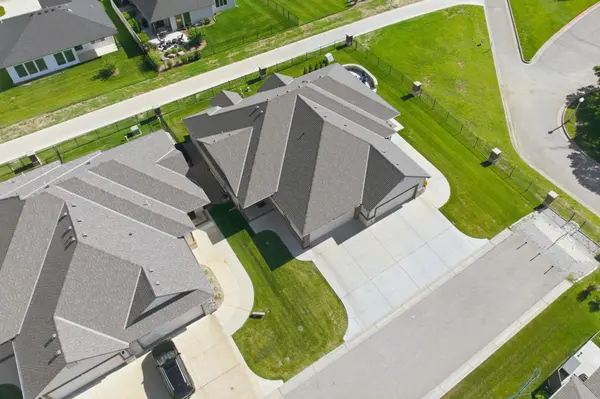 818 N McCloud Cir #109, Andover, KS 67002