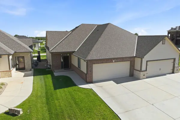818 N McCloud Cir #109, Andover, KS 67002