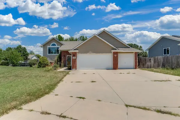 1810 S FOX RUN CIR, Wichita, KS 67207