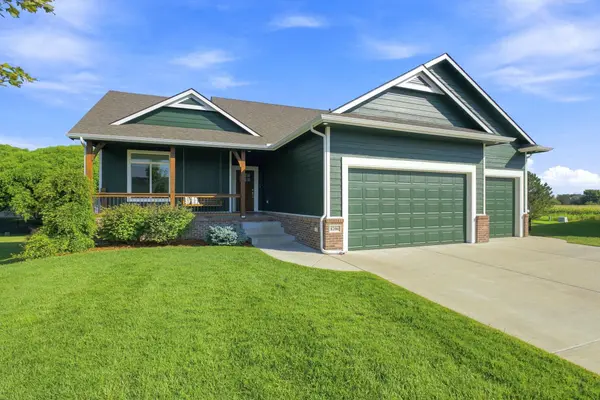 8206 W Kackley Cir, Wichita, KS 67205