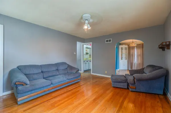 131 S 12th Street, Salina, KS 67401