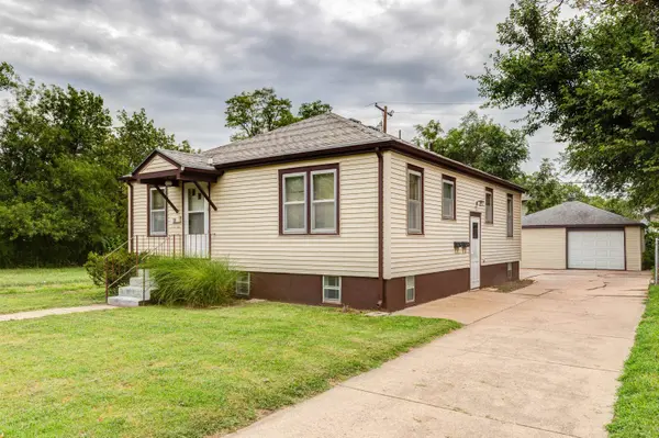 131 S 12th Street, Salina, KS 67401