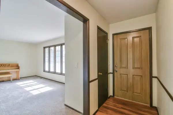 1383 N Caddy Ln, Wichita, KS 67212