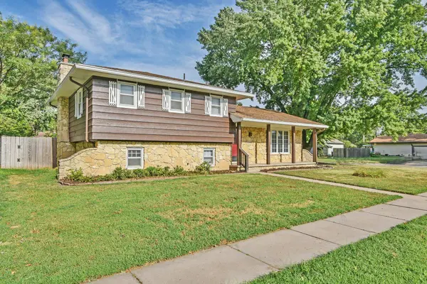 1383 N Caddy Ln, Wichita, KS 67212