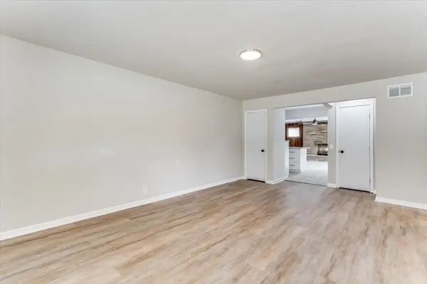 1638 S Faulders Ln, Wichita, KS 67208