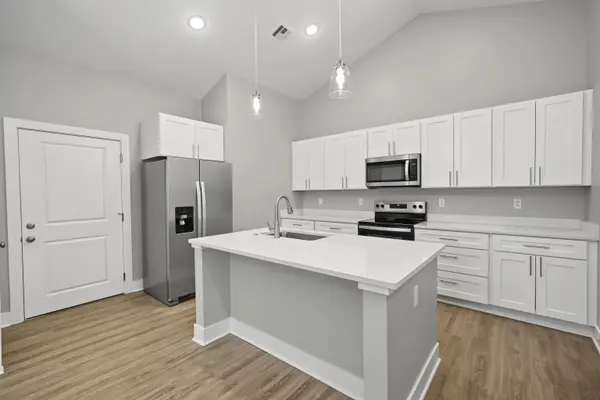 2713 Amelia Lane, Salina, KS 67401