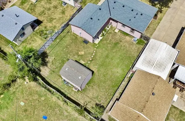 2315 W Grant, Wichita, KS 67213