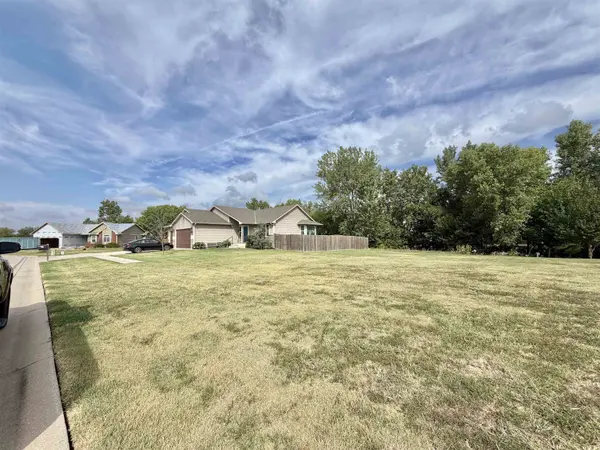 814 N Homestead Dr, Wellington, KS 67152