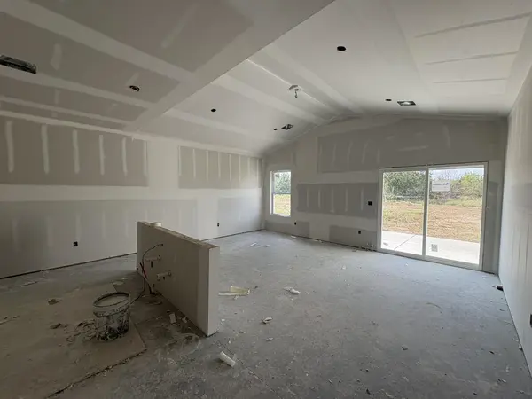 5717 Plumthicket St, Bel Aire, KS 67226