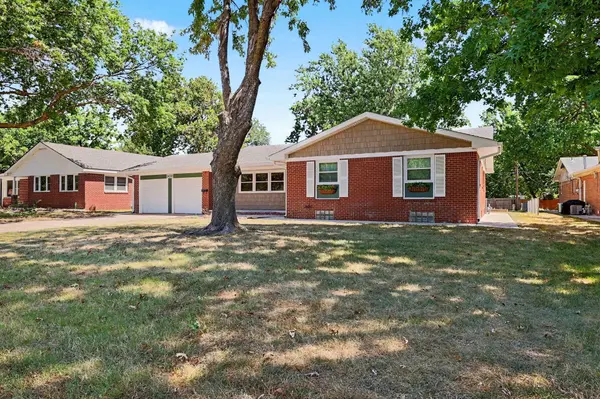 1430 N Mount Carmel Ave, Wichita, KS 67203