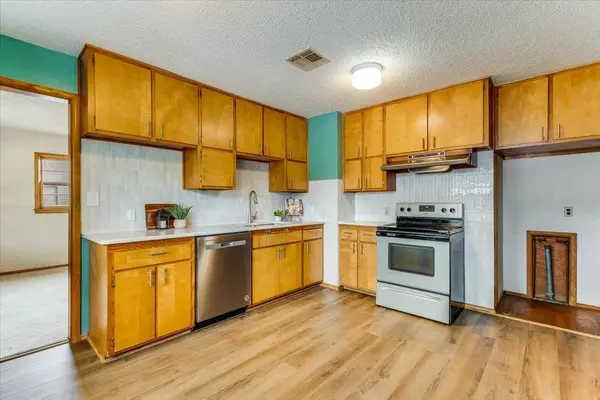 1937 N Kessler, Wichita, KS 67203