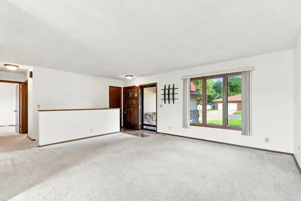 10607 W Nantucket St, Wichita, KS 67212-1274