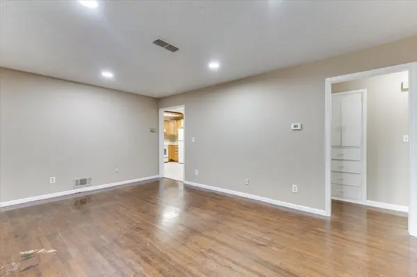 314 W Carlyle St, Wichita, KS 67217