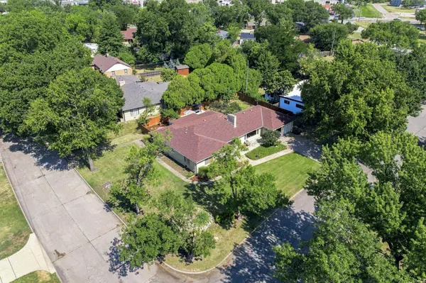 401 N Brookside, Wichita, KS 67208