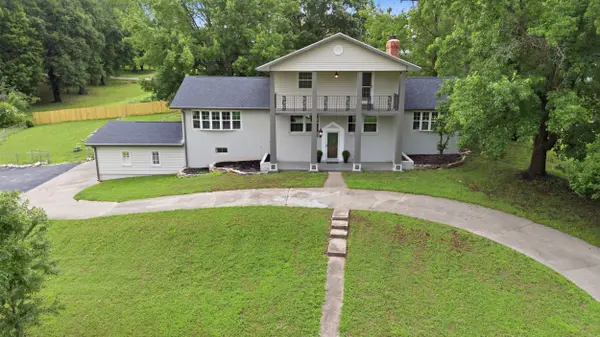 2829 W Ellison DR, Springfield, MO 65810